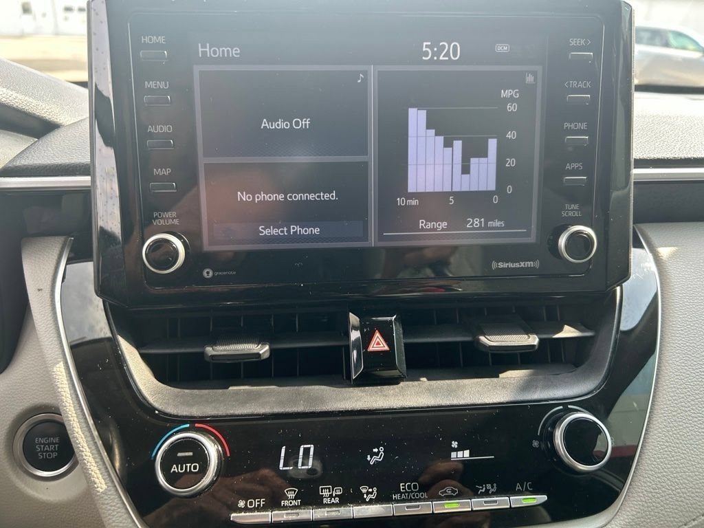 Used 2022 Pearl Toyota LE image 11