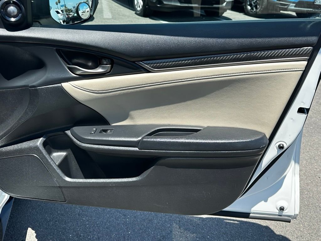 Used 2018  Honda Sport Touring image 13
