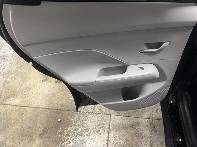Used 2025 Black Hyundai SEL image 23