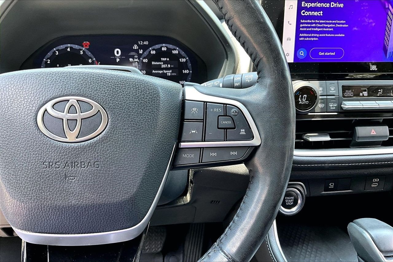 Used 2024 White Toyota Platinum image 11