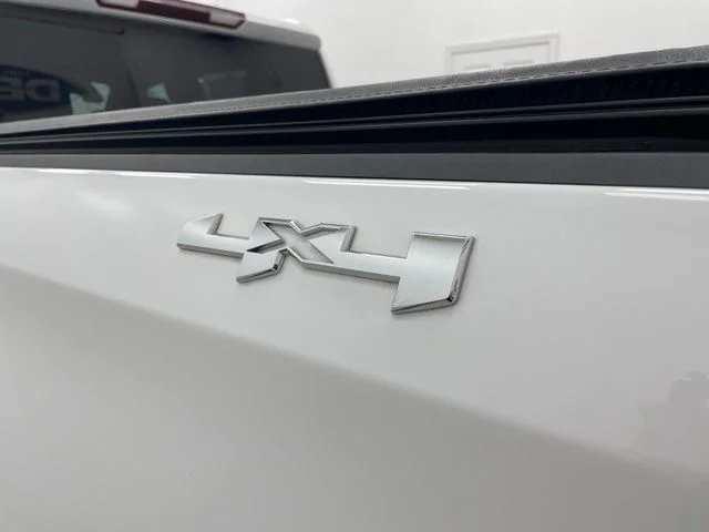 Certified Used 2024 White GMC  image 20