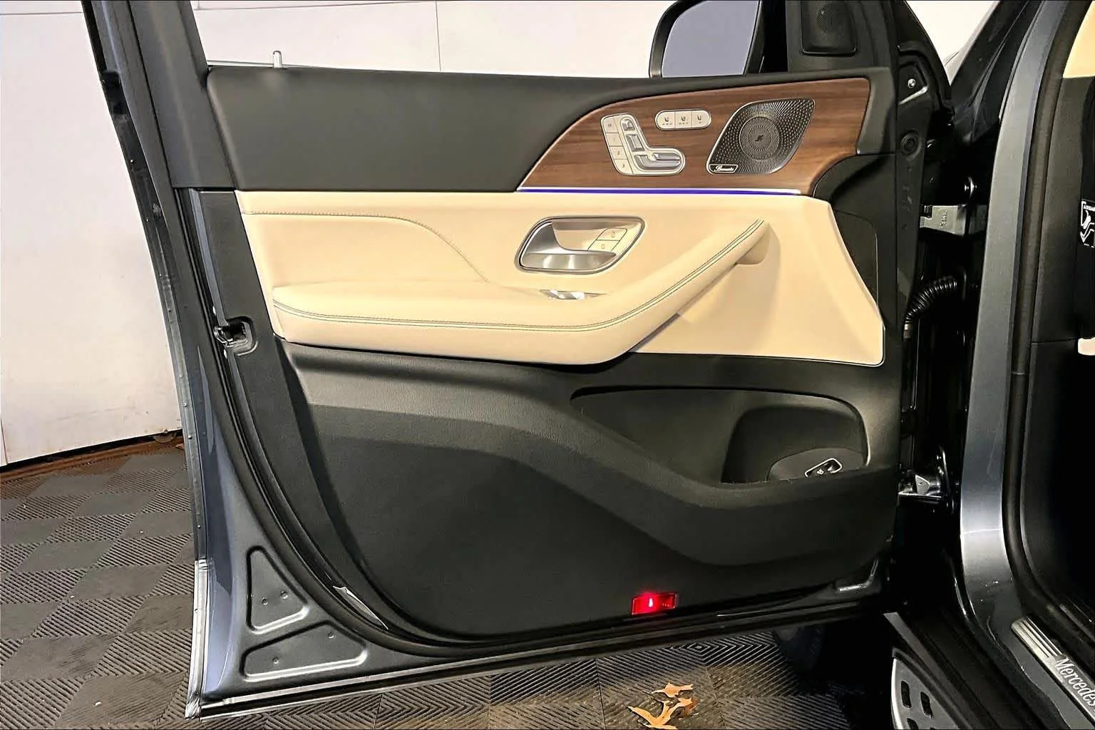 New 2026 Selenite Grey Metallic Mercedes-Benz GLE 350 image 11