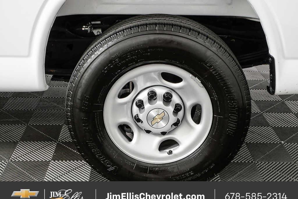 2025 Chevrolet Express Cargo Work Van - Photo 28