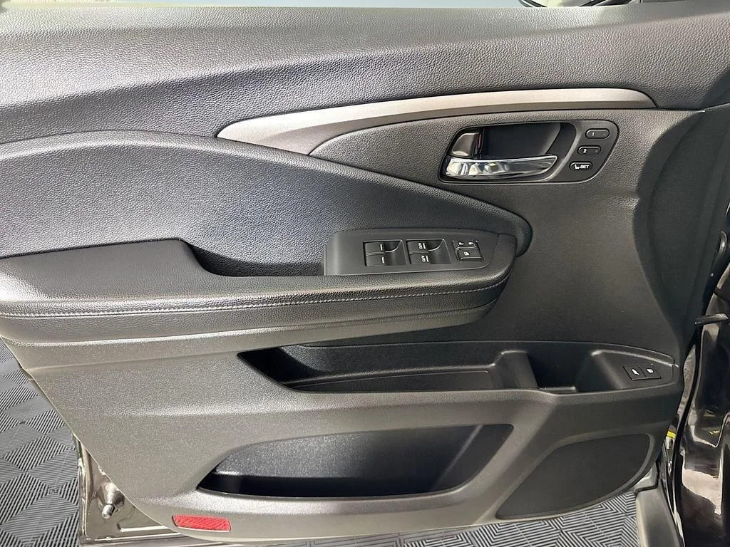 Used 2020 Gray Honda EX-L image 26