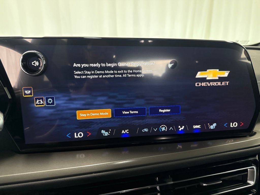 2027 Chevrolet Traverse LT - Photo 13