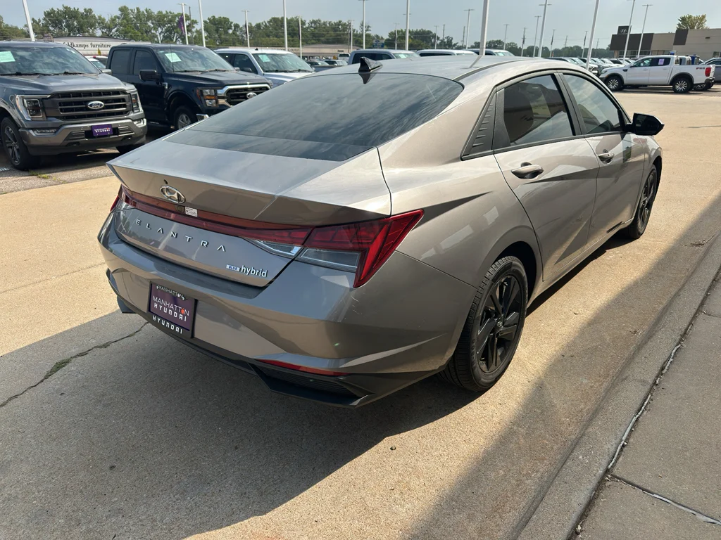 Used 2023 Fluid Metal Hyundai Blue image 9