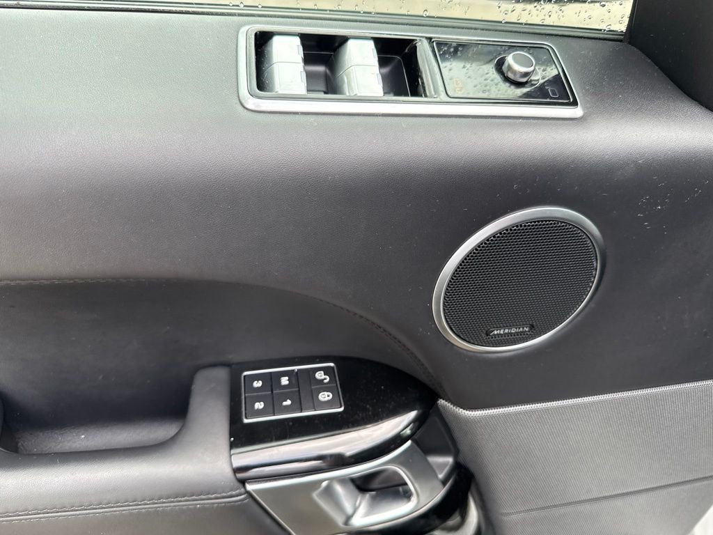Used 2020 White Land Rover HST image 12