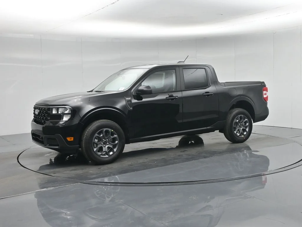 New 2026 Black Ford XLT image 5