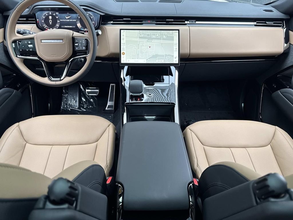 New 2026 Fuji White Land Rover Dynamic SE image 18