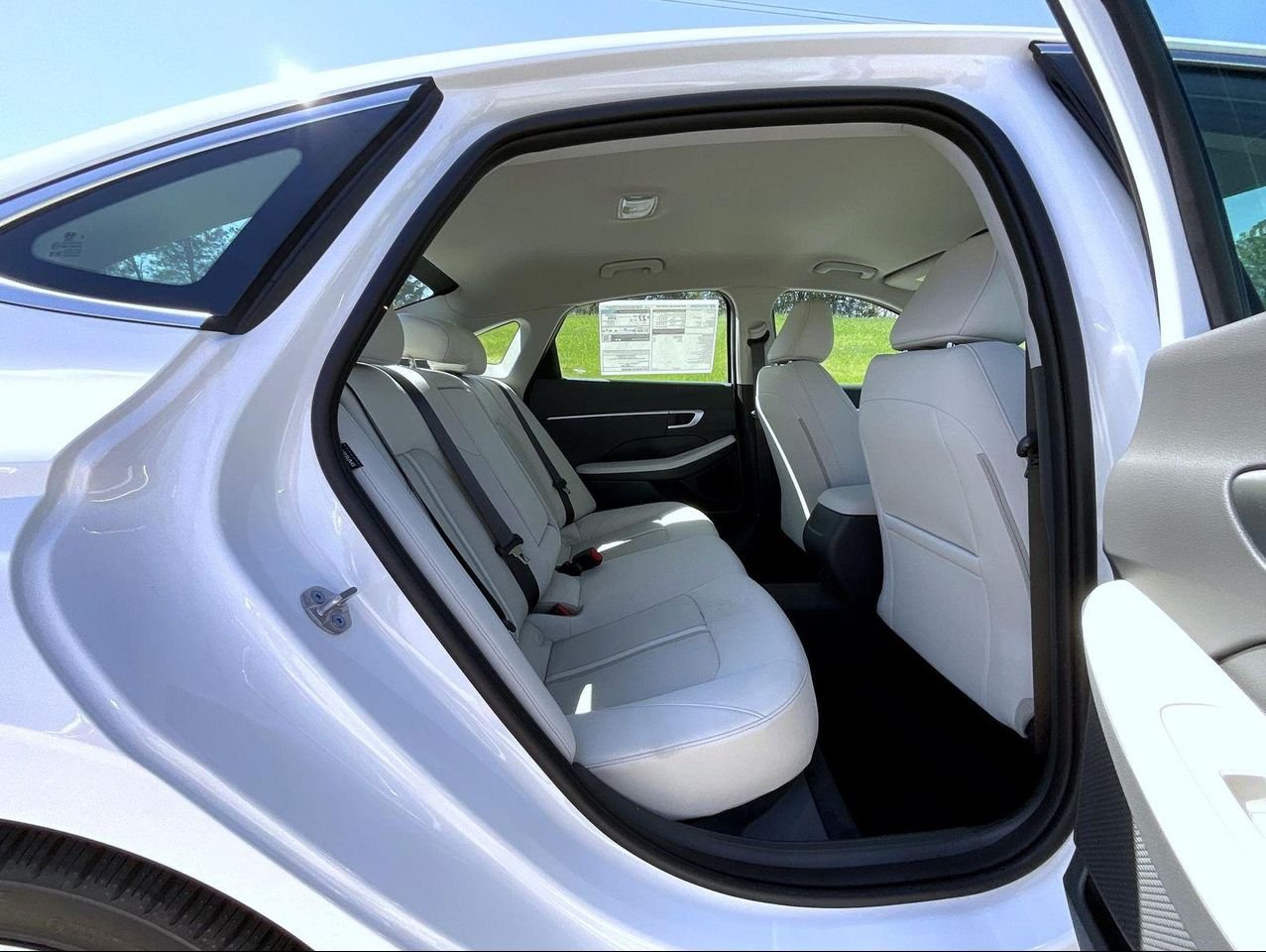 New 2026 White Hyundai SEL Sport image 19