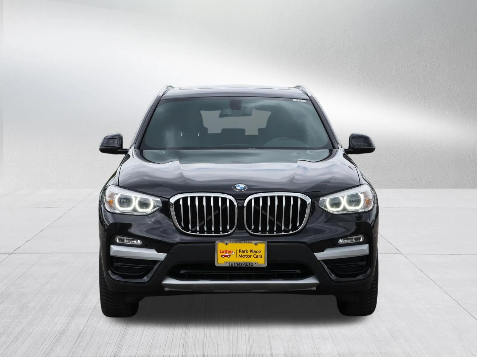 Used 2018 Jet Black BMW xDrive30i image 2