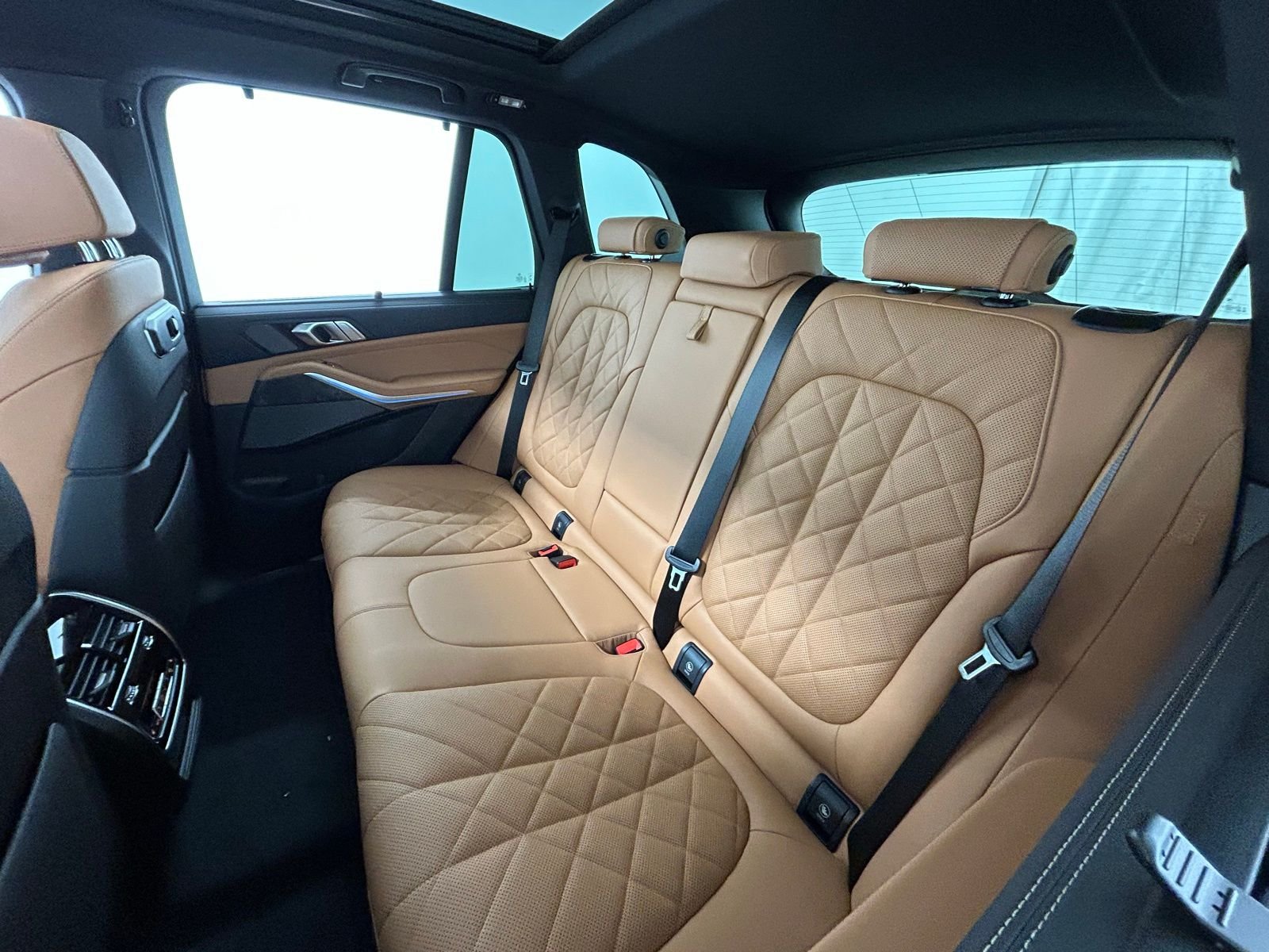 New 2026 Black Sapphire Metallic BMW xDrive40i image 55