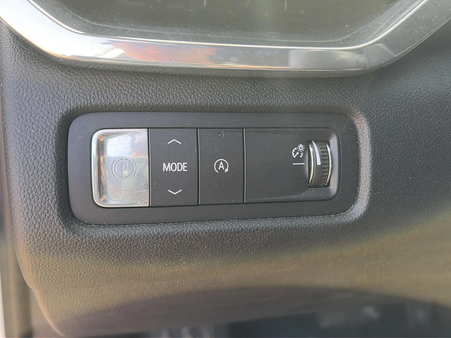 Used 2026 Summit White GMC Elevation image 14