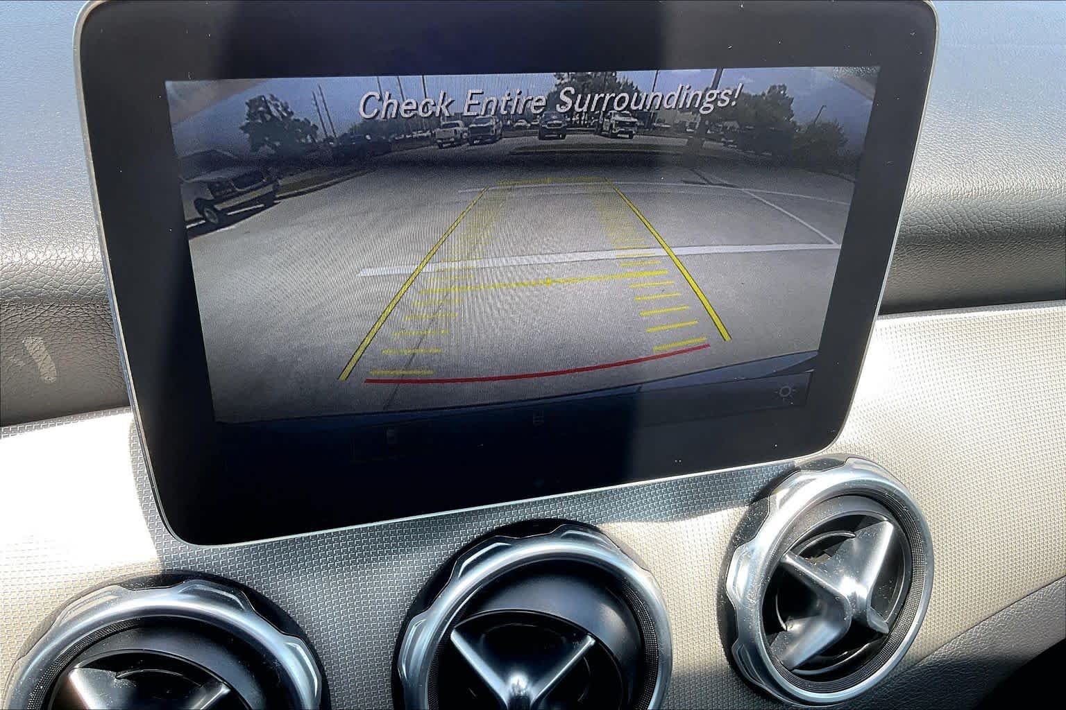 Used 2018 Night Black Mercedes-Benz GLA 250 image 28
