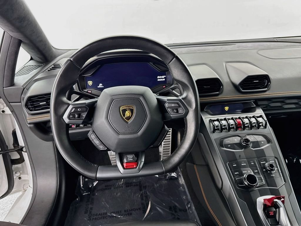 Used 2017 White Lamborghini LP580-2 image 21
