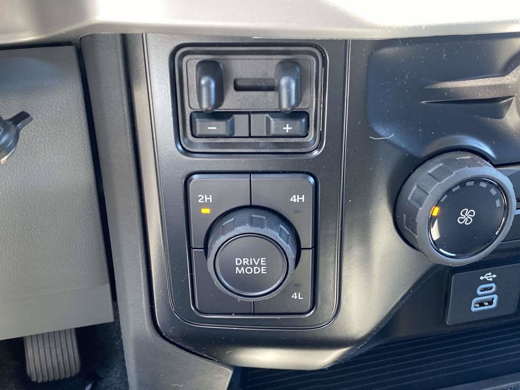 New 2026 Oxford White Ford F-350® XL image 18