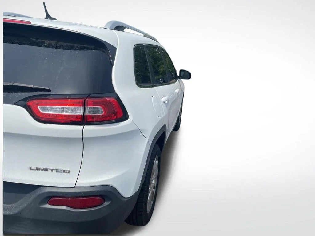 Used 2015 White Jeep Limited image 8