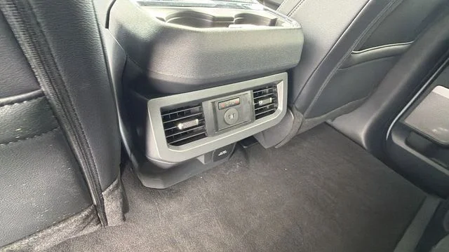 New 2026 Glacier Gray Metallic Tri-Coat Ford F-250® Lariat® image 19
