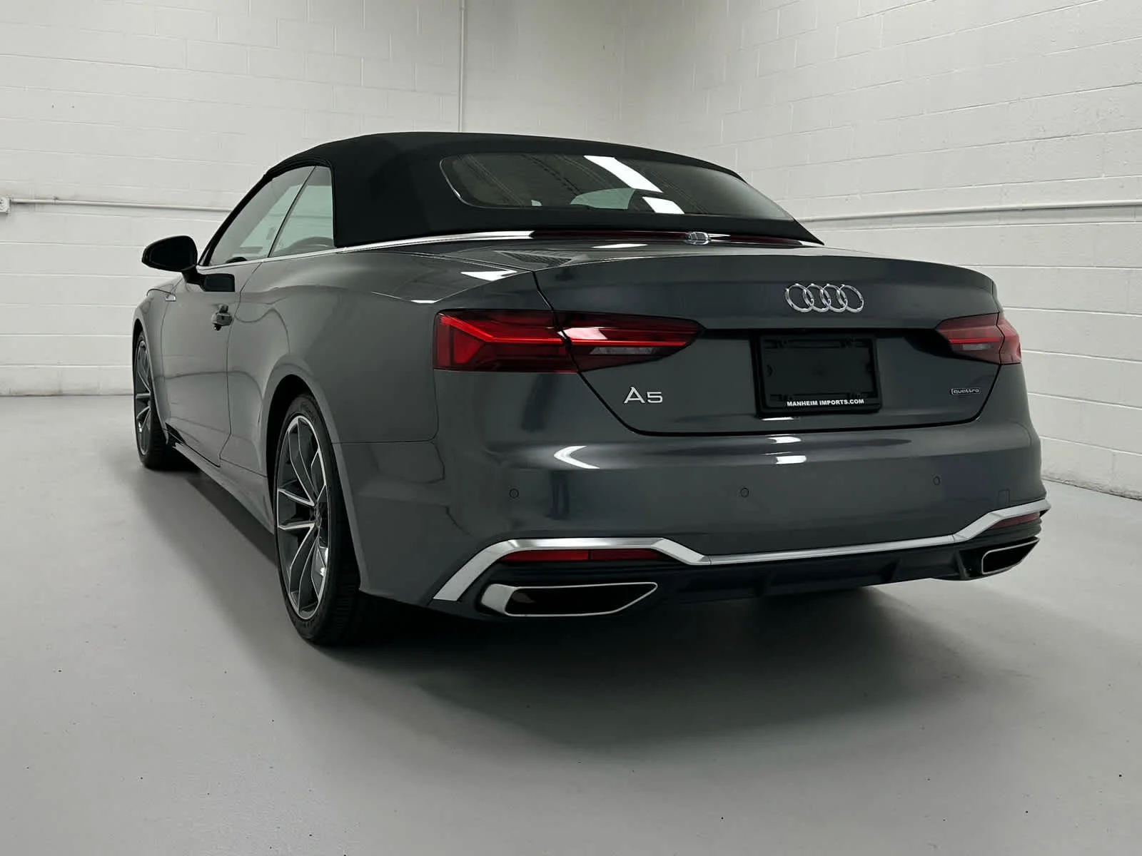 Used 2024 Daytona Gray Pearl Effect/Black Roof Audi S line Premium Plus image 15