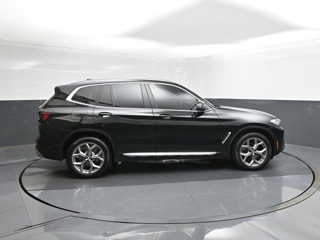 Used 2024 Black BMW xDrive30i image 11