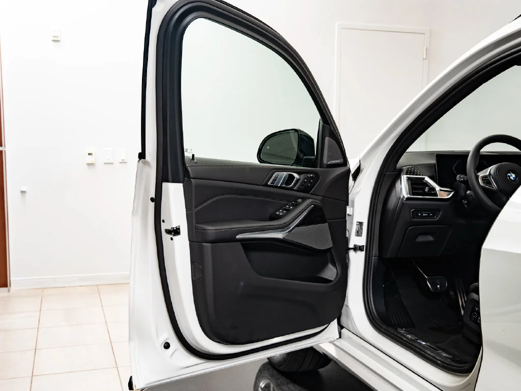 New 2027 White Metallic BMW xDrive40i image 31