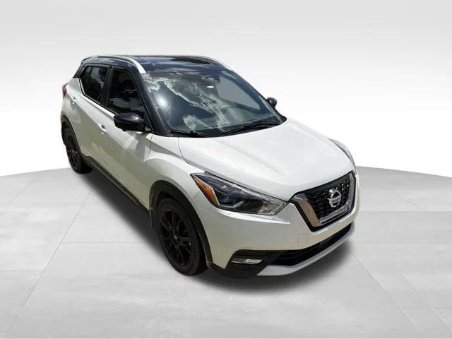 Used 2020 White Nissan SR image 1