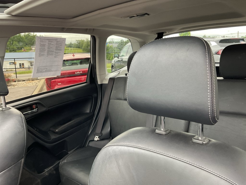 Used 2017 Ice Silver Metallic Subaru Limited image 14