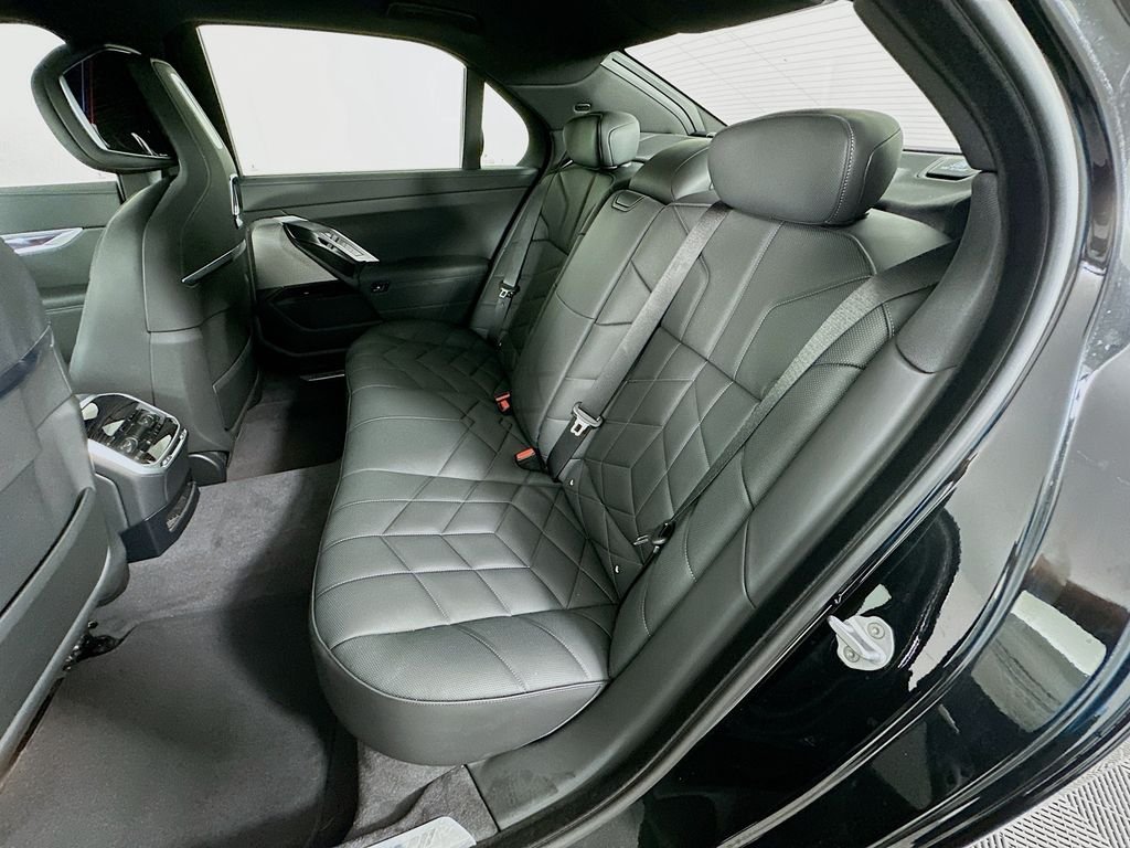 New 2026 Black Sapphire Metallic BMW 740i image 17