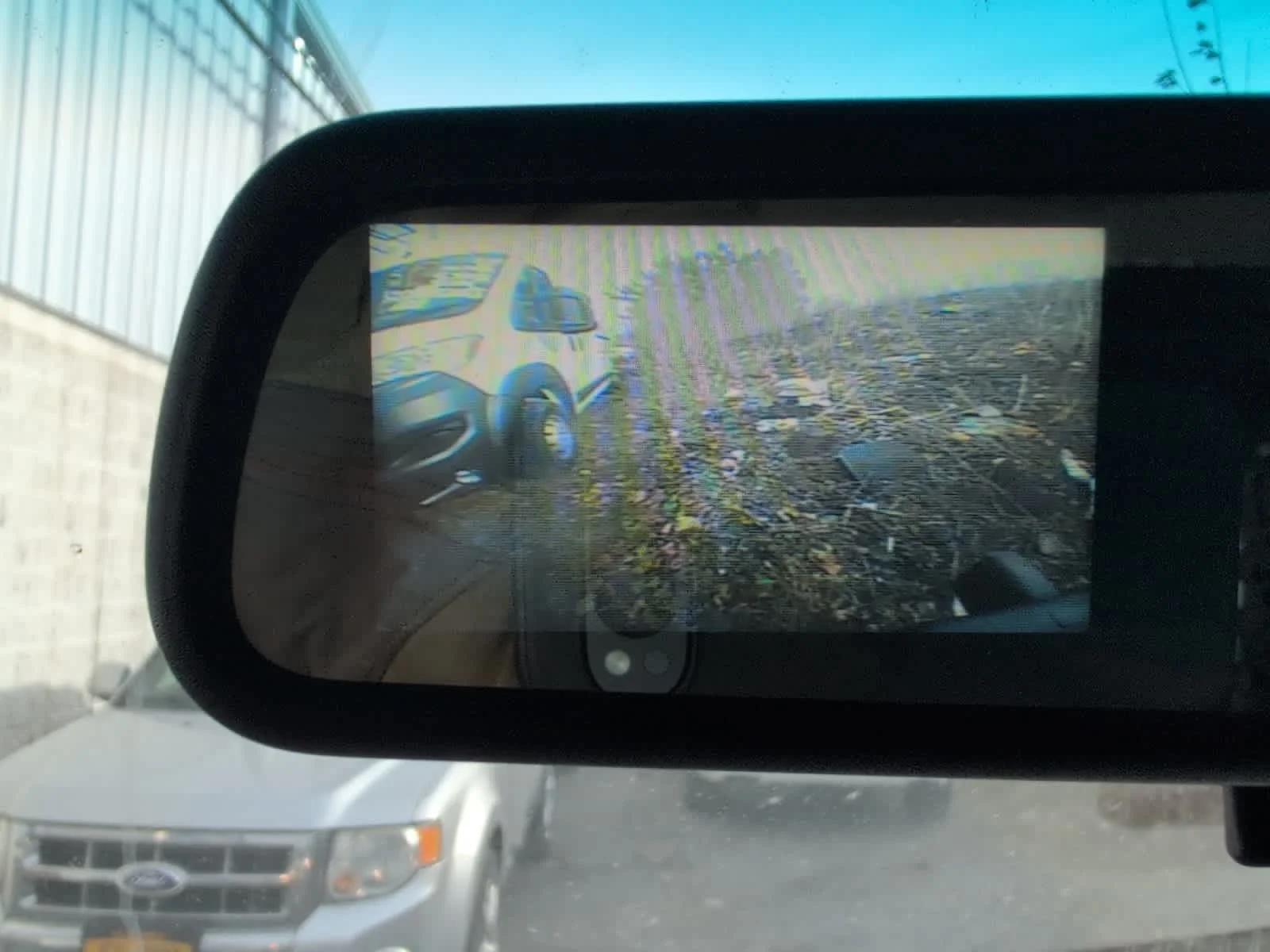 Used 2023 Summit White GMC  image 29