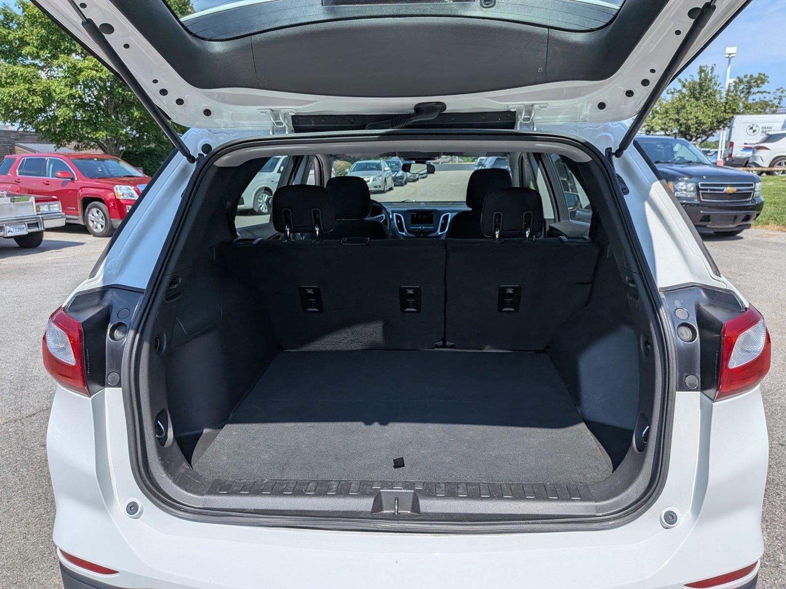 Used 2019 Summit White Chevrolet LS image 32