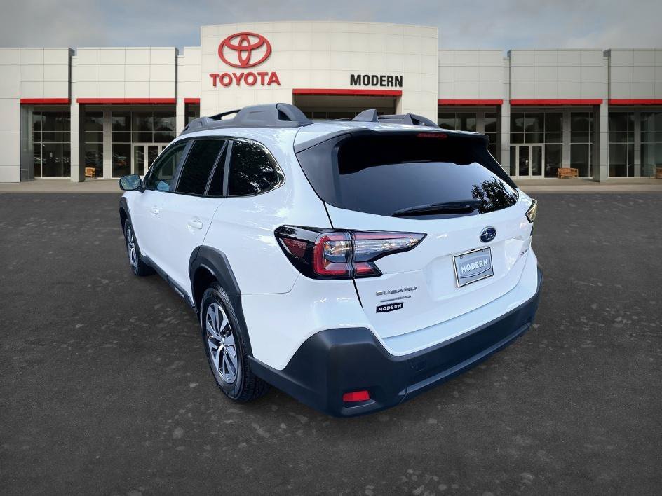 Used 2025 Crystal White Pearl Subaru Premium image 7