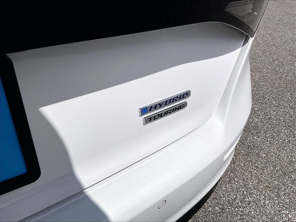 Used 2025 White Honda Touring image 29