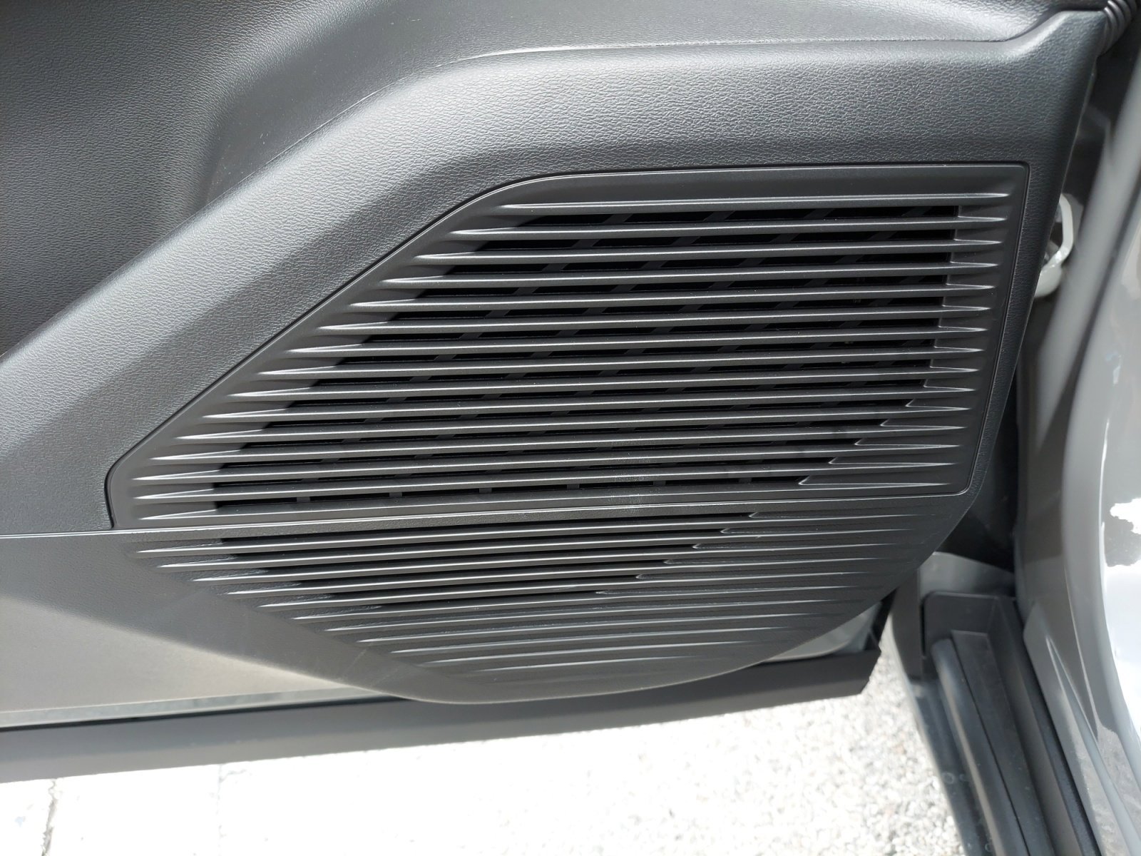New 2026 Sting-Gray Clearcoat Jeep Laredo image 25