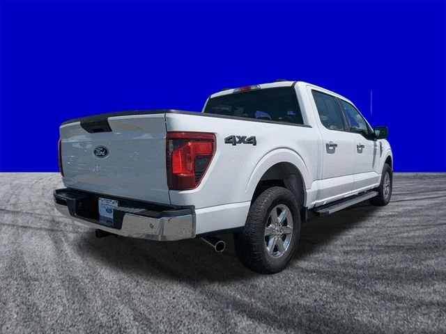 Certified Used 2025 Oxford White Ford XLT image 3