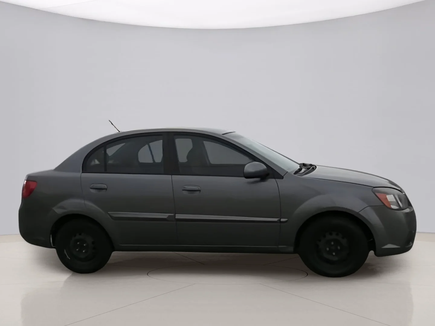 Used 2011 Gray Kia SEDAN 4D image 4