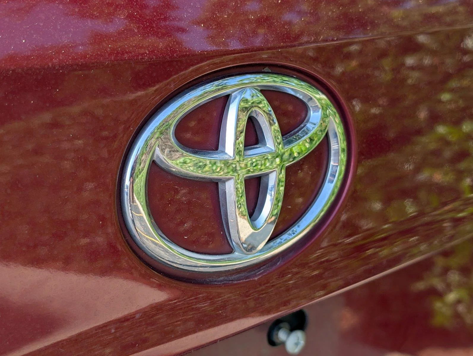 Used 2022 Ruby Flare Pearl Toyota XSE image 6