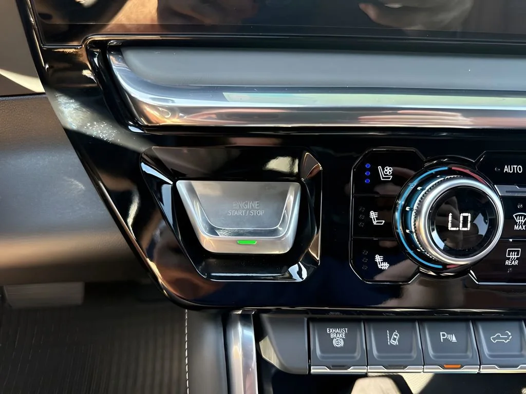 New 2026 Glacier White Tricoat GMC Denali Ultimate image 24