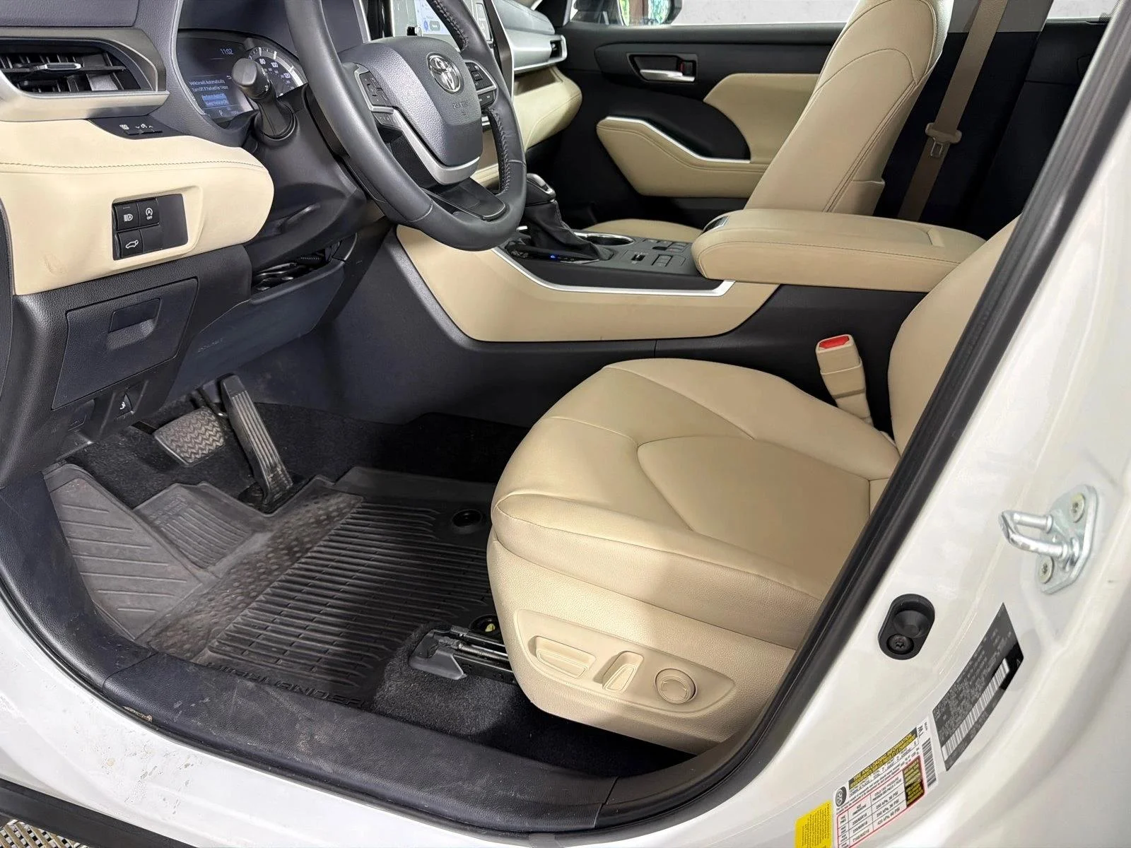 Used 2025 Gray Toyota LE image 10