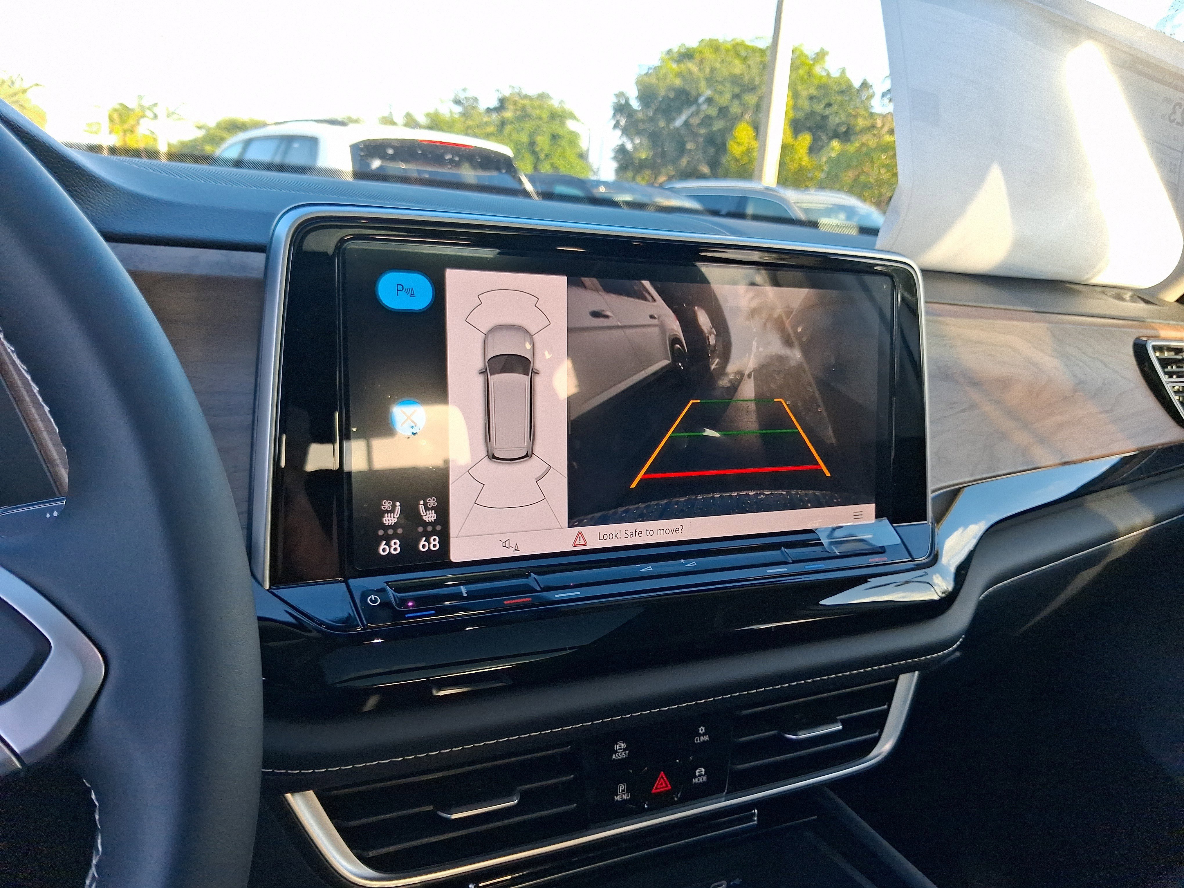 New 2026 White Volkswagen 2.0T SE w/Technology image 11