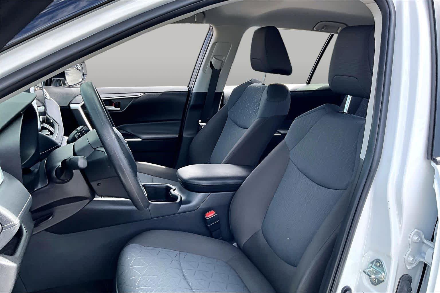 Used 2025 Ice Cap/Midnight Black Metallic Toyota Hybrid Woodland image 9