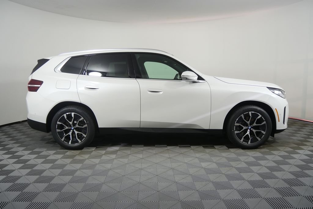 New 2026 Mineral White Metallic BMW 30 xDrive image 2