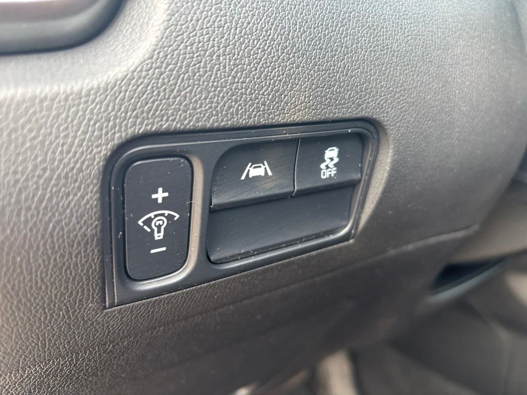Certified Used 2023 Silver Kia X-Line S image 24