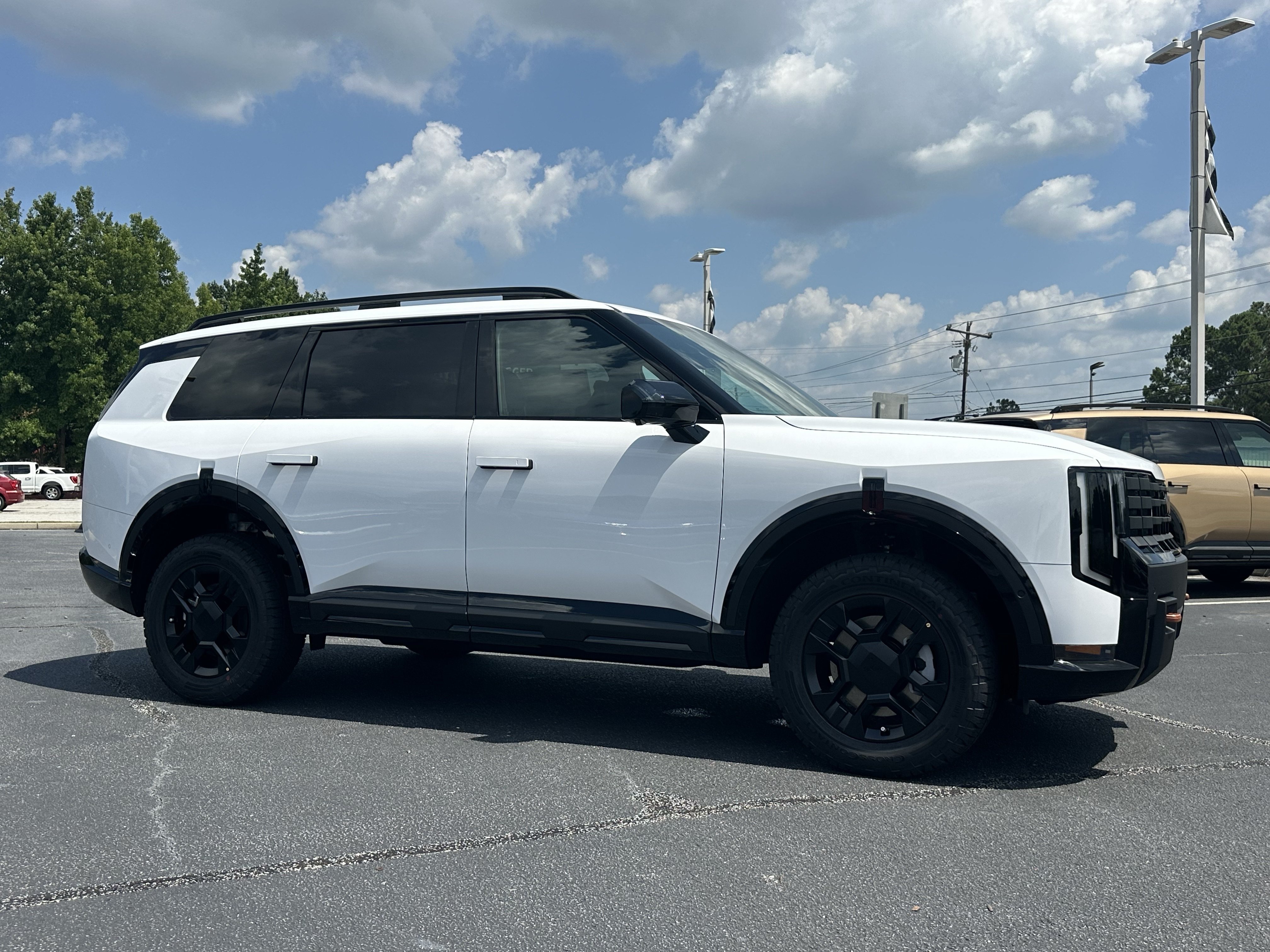 New 2027 Glacial White Pearl Kia X-Pro SX Prestige image 2