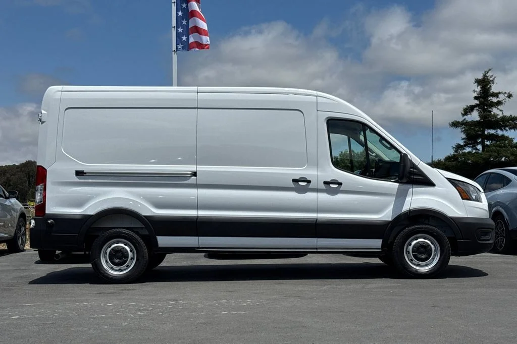 New 2026 Oxford White Ford Cargo Van image 3