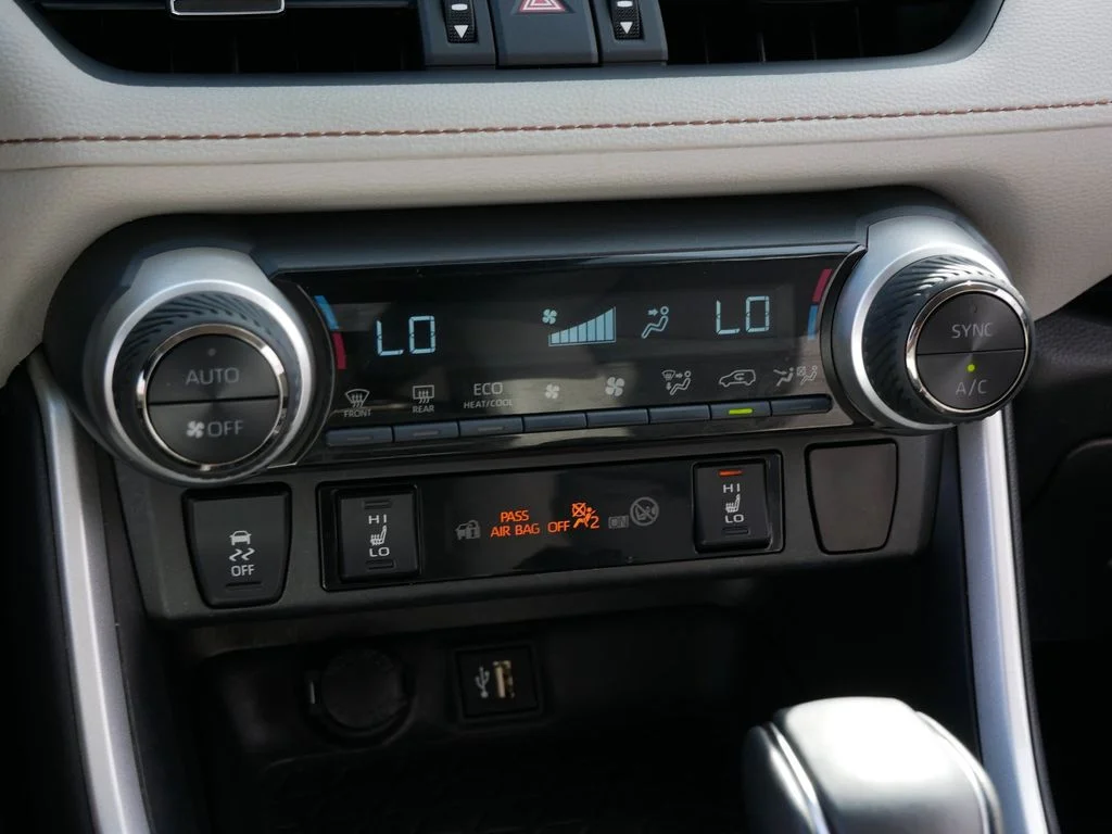 Used 2024 Beige Toyota XLE Premium image 20