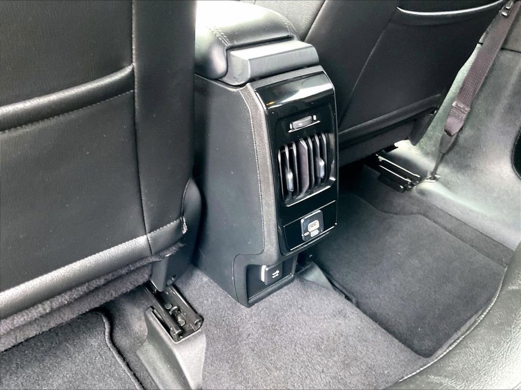 Used 2024 Black Jeep Latitude image 27