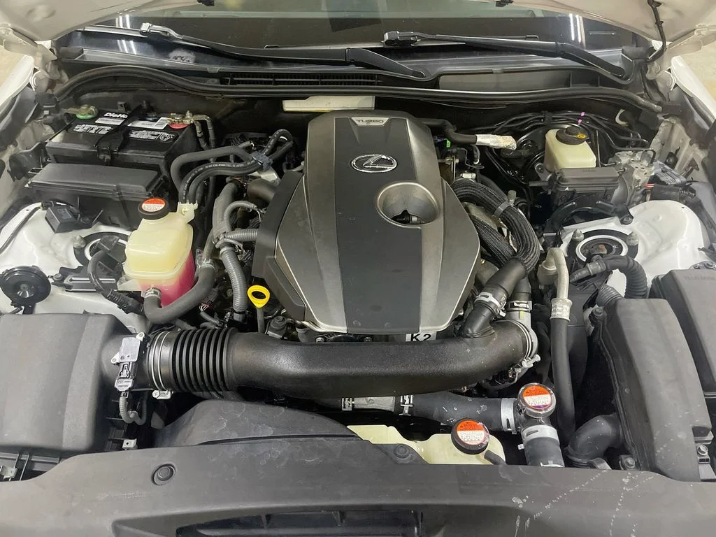 Used 2016 White Lexus 200t image 29