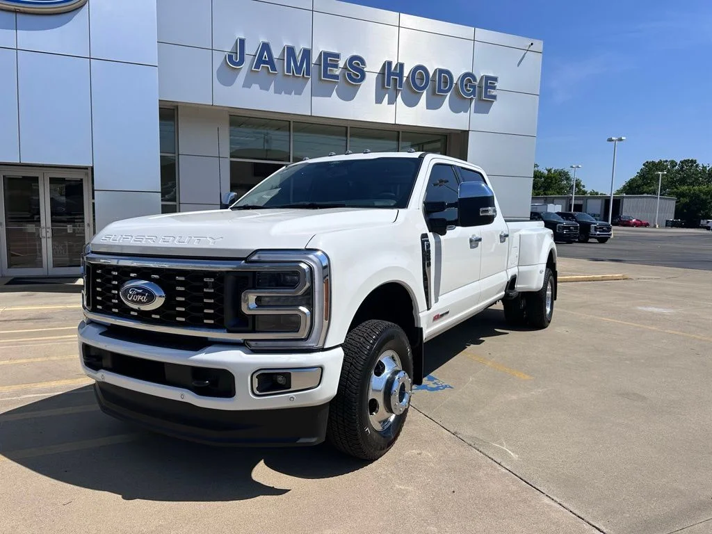 New 2026 Star White Metallic Tri-Coat Ford F-350® Platinum® image 8