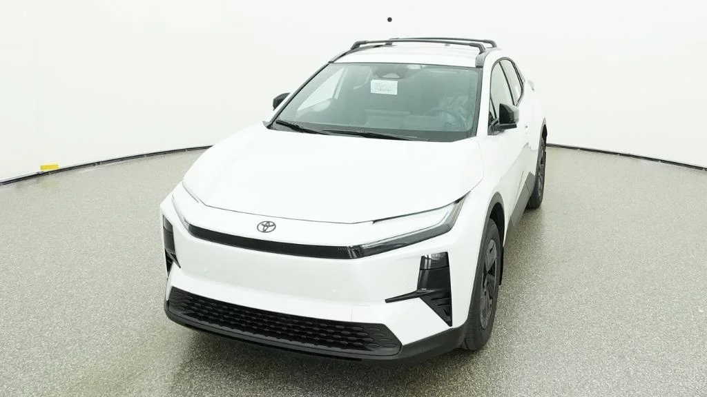 New 2026 Wind Chill Pearl Toyota SE image 5