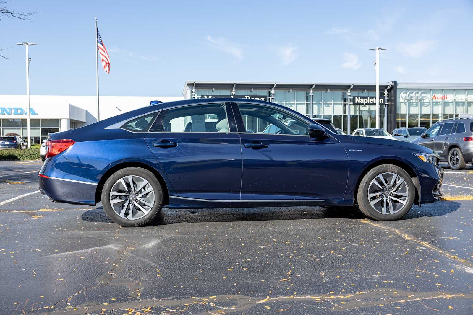 Used 2020 Obsidian Blue Pearl Honda EX image 8